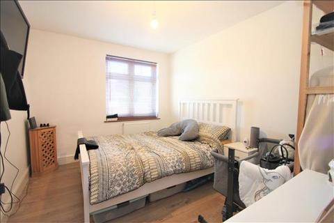 165 Burrs Road, Clacton-on-sea, CO15 4LH