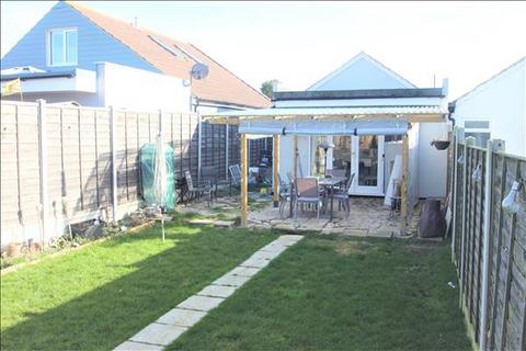 165 Burrs Road, Clacton-on-sea, CO15 4LH