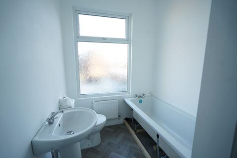 1 bedroom apartment to rent, Southend Road, Grays