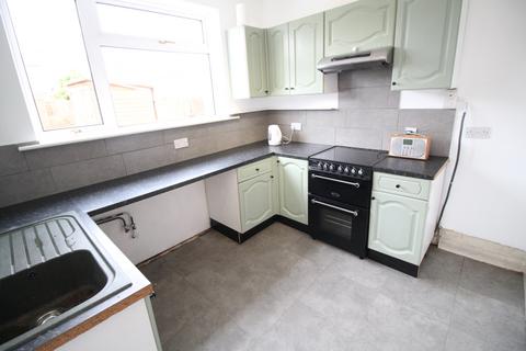 3 bedroom terraced house to rent, Frances Crescent, Warwickshire CV12