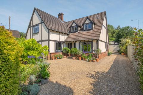 4 bedroom detached house for sale, Moat Lane, Great Missenden HP16