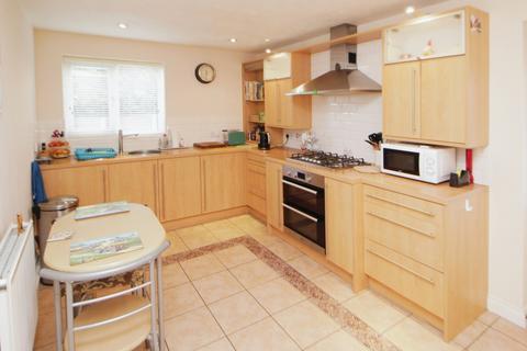 4 bedroom detached house for sale, Peak View, Glossop SK13