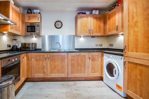 3 bedroom flat for sale, Staines Road East, Middlesex TW16