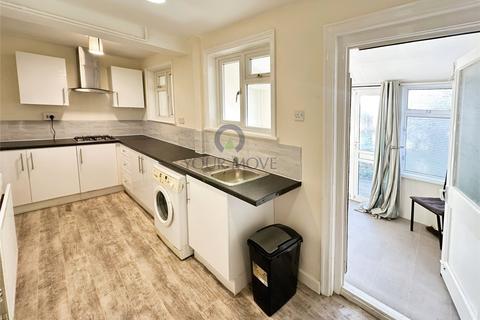 3 bedroom end of terrace house to rent, Kingsholm Gardens, London SE9