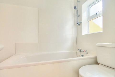 2 bedroom flat to rent, Barr House Avenue, County Durham DH8