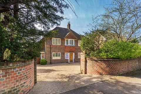 5 bedroom house to rent, Raglan Road, Reigate RH2