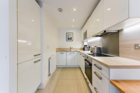 1 bedroom flat to rent, Avington House, SW15