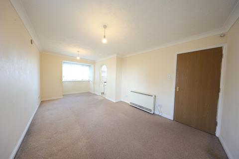 2 bedroom flat for sale, St Leonards Close, Grays