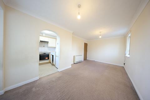 2 bedroom flat for sale, St Leonards Close, Grays