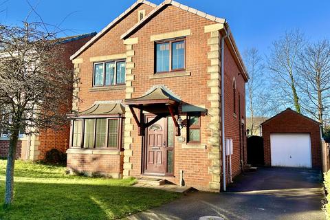 3 bedroom detached house to rent, 50 Periwood Avenue Woodseats Sheffield S8 0HY