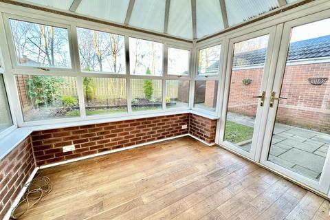 3 bedroom detached house to rent, 50 Periwood Avenue Woodseats Sheffield S8 0HY