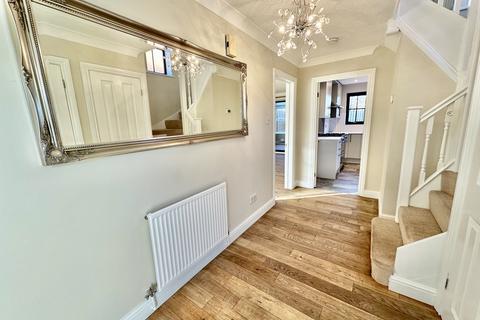 3 bedroom detached house to rent, 50 Periwood Avenue Woodseats Sheffield S8 0HY