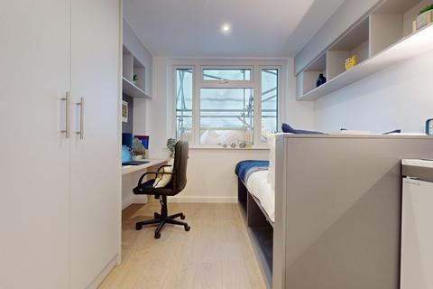 Studio to rent, Talbot Square