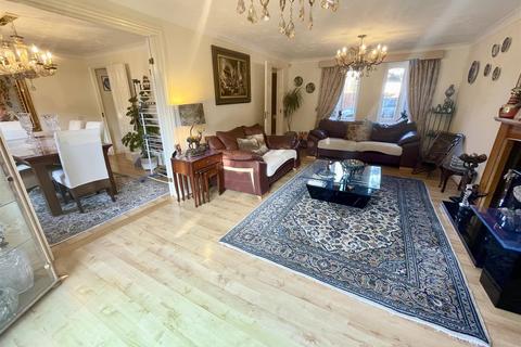 3 Juno Way, Swindon, SN5 8ZD