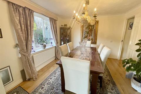 3 Juno Way, Swindon, SN5 8ZD