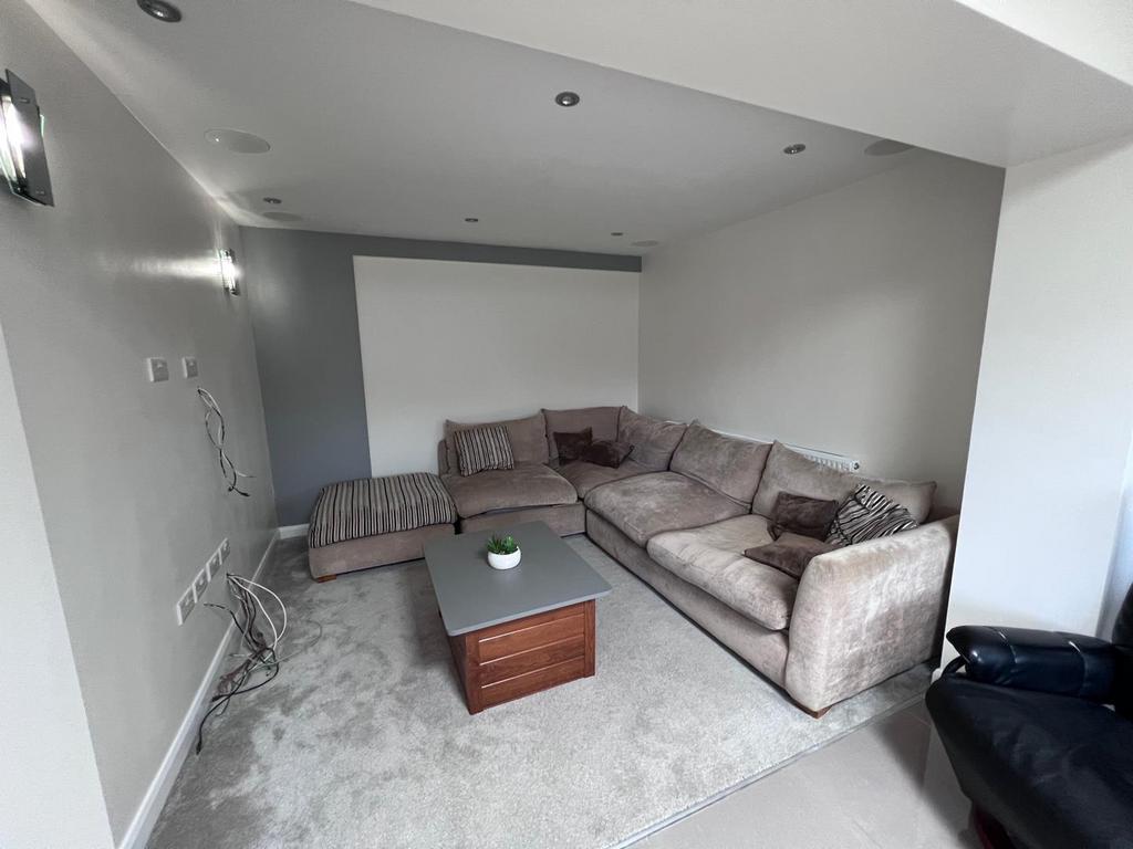 Temp Image Un S9 BY.jpg
