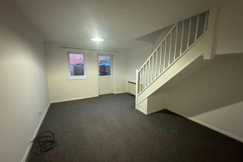 2 bedroom end of terrace house to rent, Peterborough PE2