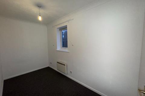 2 bedroom end of terrace house to rent, Peterborough PE2