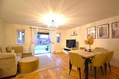 3 bedroom end of terrace house for sale, Cheapside West, Rayleigh