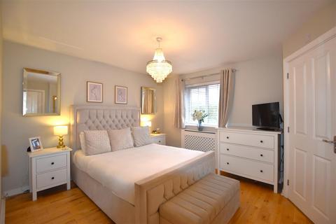 77 Cheapside West, Rayleigh, SS6 9JN