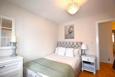 77 Cheapside West, Rayleigh, SS6 9JN