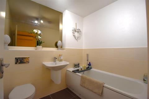 77 Cheapside West, Rayleigh, SS6 9JN
