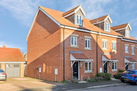 4 bedroom end of terrace house for sale, Tun Furlong, Pitstone