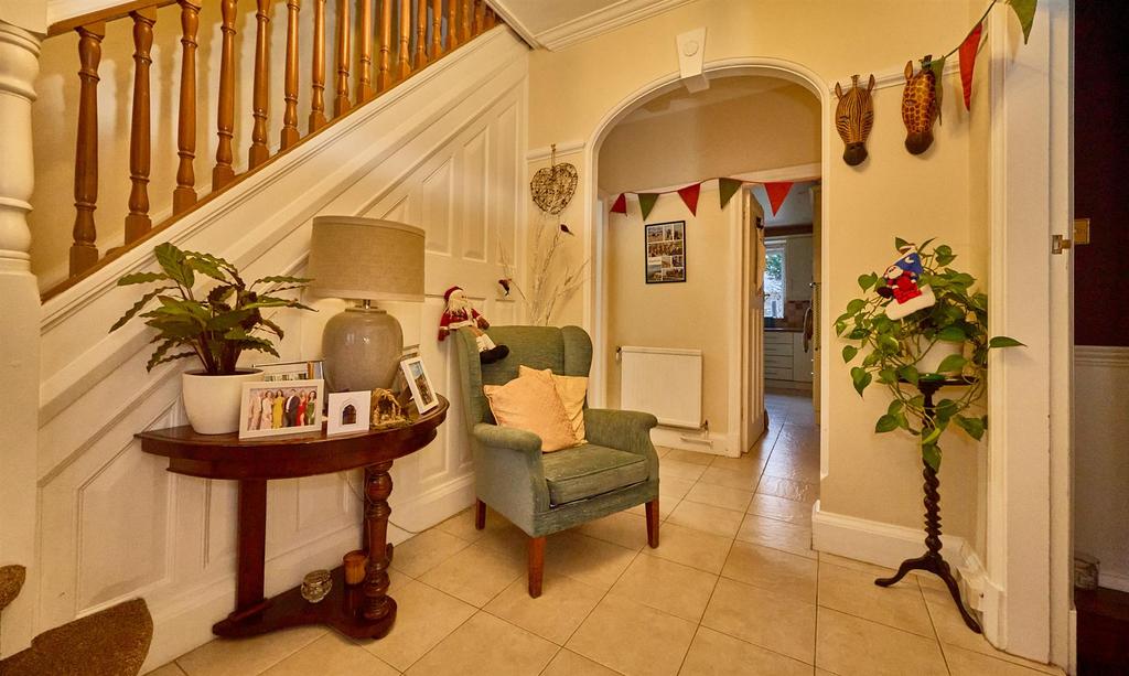 Spacious entrance hallway