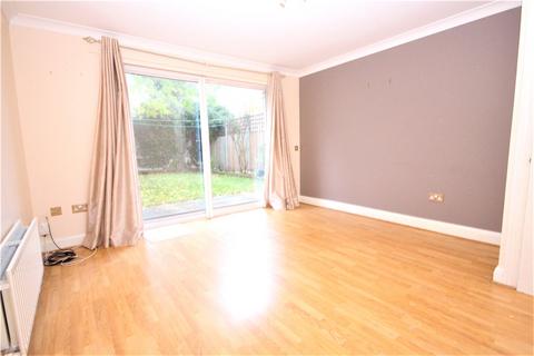 3 bedroom terraced house to rent, Burnside Road, Dagenham, RM8