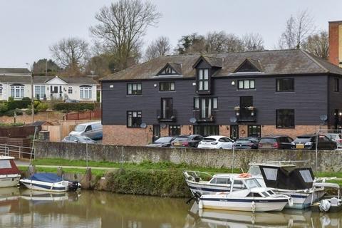 3 bedroom end of terrace house for sale, Farleigh Bridge, East Farleigh, Maidstone, Kent