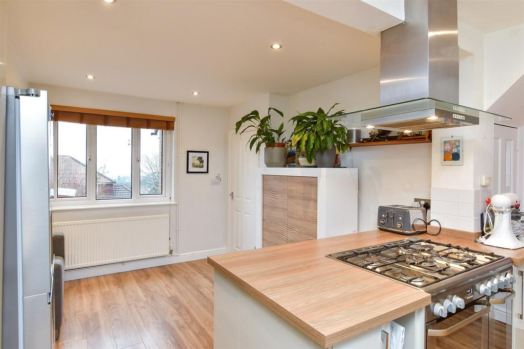 Kitchen/ Breakfast Room