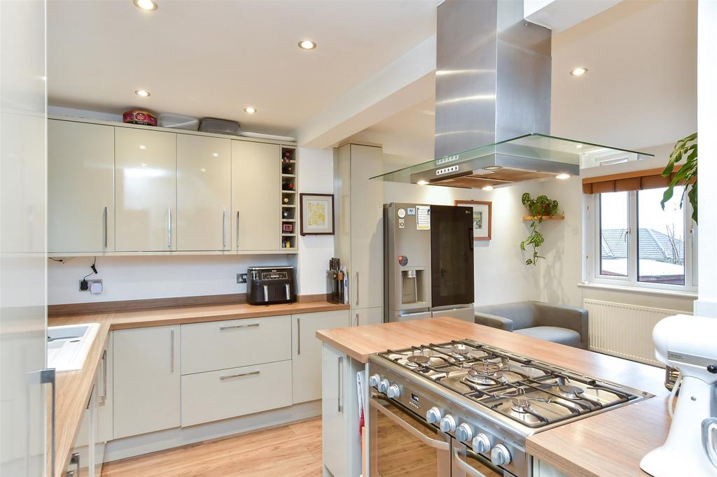 Kitchen/ Breakfast Room