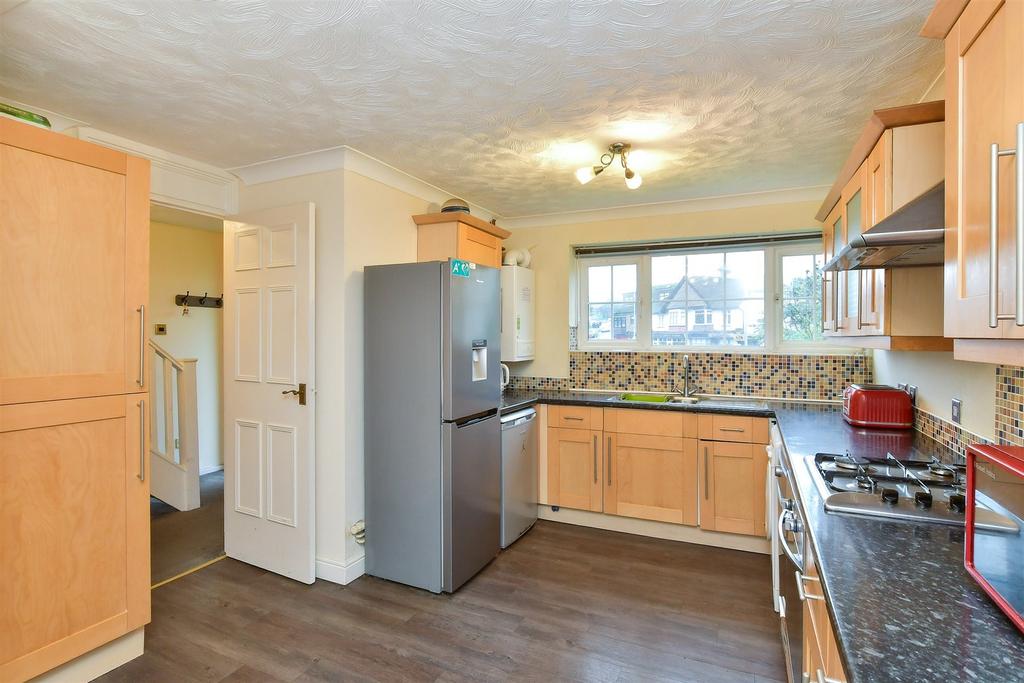 Kitchen/ Dining Room