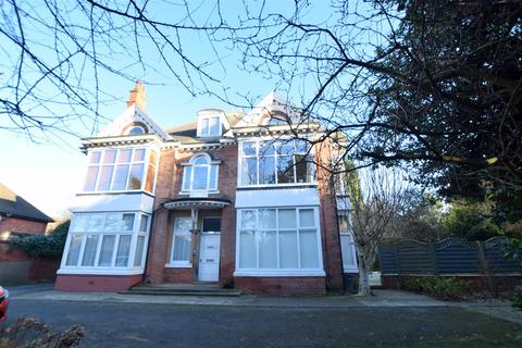 Flat 2, 55 Bargate, Grimsby, DN34 5AD