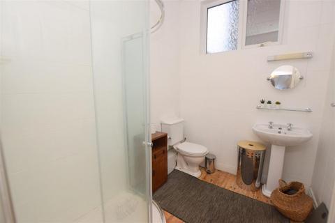 Flat 2, 55 Bargate, Grimsby, DN34 5AD