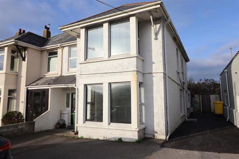 2 bedroom flat to rent, Henver Road, Newquay