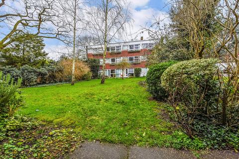 2 bedroom ground floor flat for sale, Parkleys, Richmond, TW10