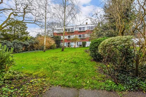 4, Shelley Court Parkleys, Richmond, TW10 5LT