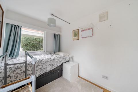 4, Shelley Court Parkleys, Richmond, TW10 5LT