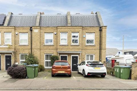 3 bedroom terraced house to rent, Old Dover Road, London SE3