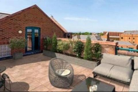 2 bedroom apartment to rent, Wharton Court, Chester