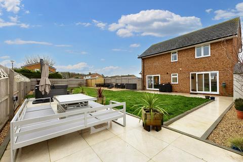 4 bedroom detached house for sale, Withy Trees Road, South Littleton, WR11