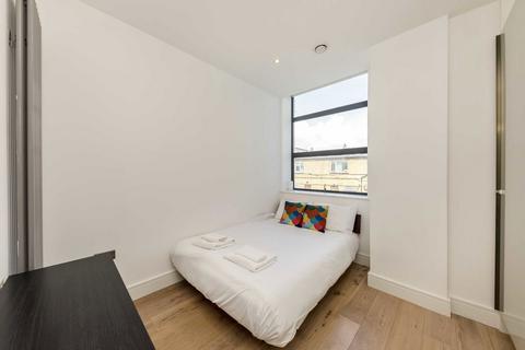 2 bedroom flat for sale, Carlow Street, London NW1