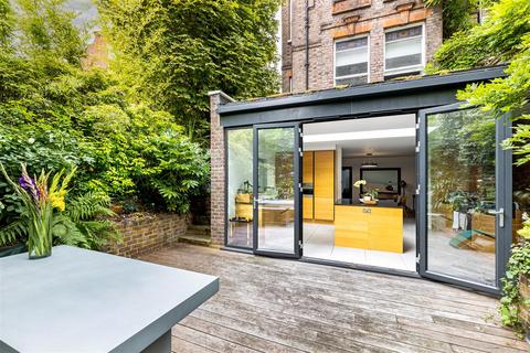18a Willoughby Road, London, NW3 1SA