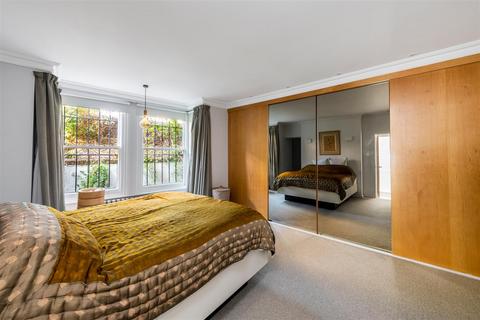 18a Willoughby Road, London, NW3 1SA