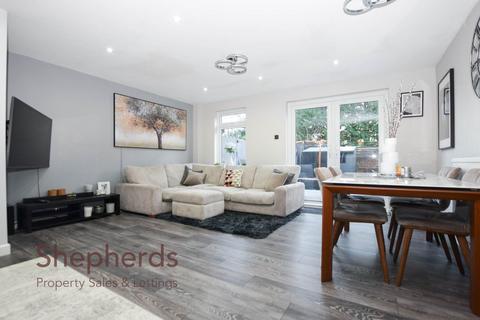 22 Frensham, Cheshunt, Waltham Cross, EN7 6HB
