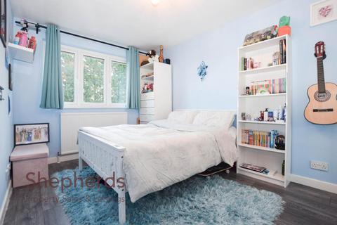 22 Frensham, Cheshunt, Waltham Cross, EN7 6HB