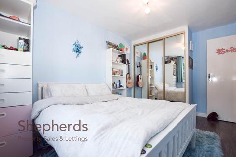 22 Frensham, Cheshunt, Waltham Cross, EN7 6HB
