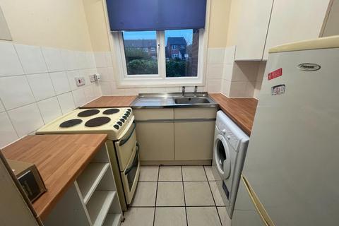 1 bedroom terraced house to rent, Two Mile Ash