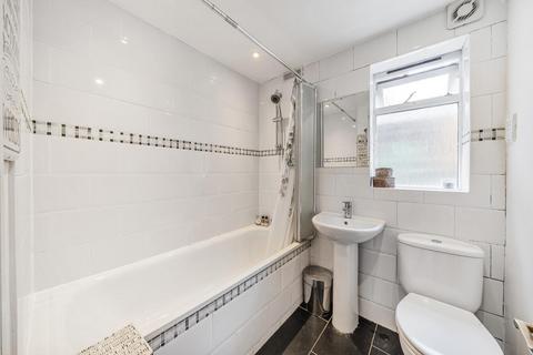 12a Rattray Road, London, SW2 1BD